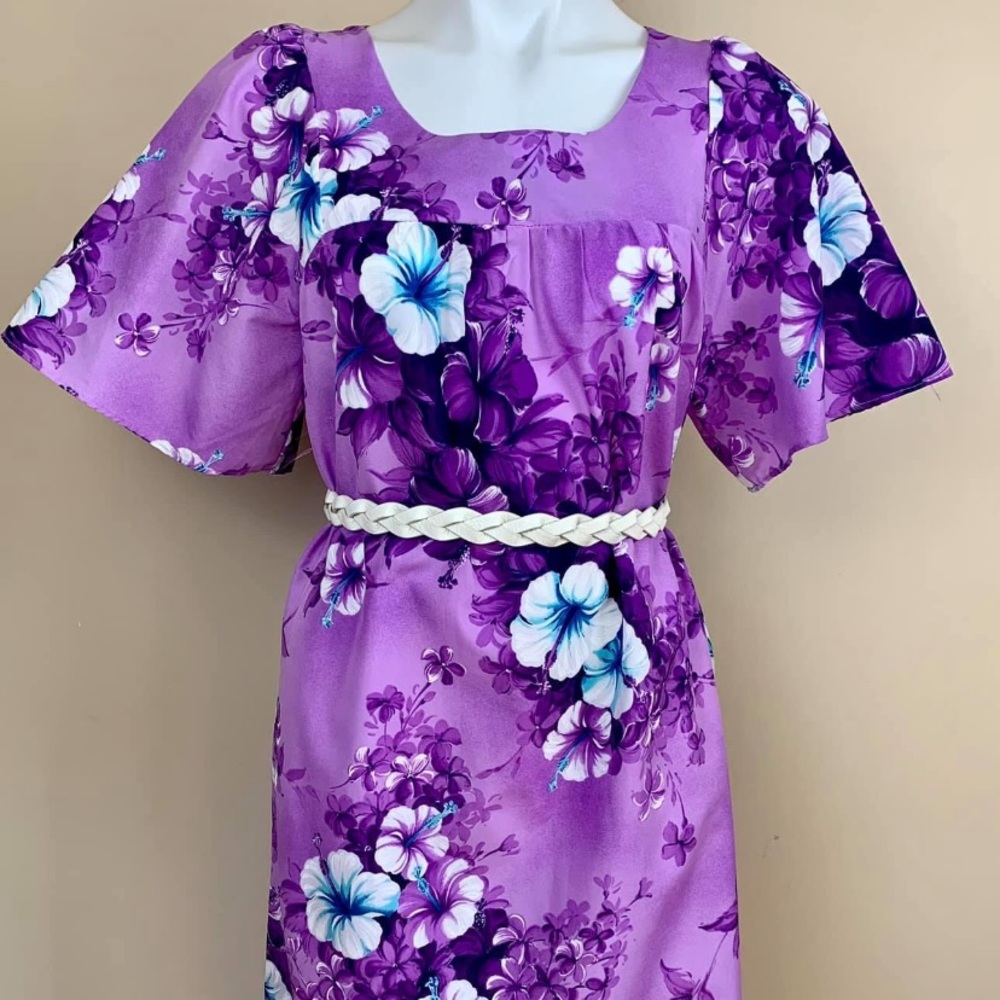 Vintage Vibrant Hawaiian Purple Mumu